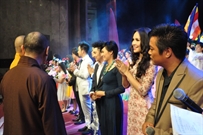 Bấm vào hình để xem slide Show