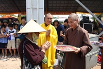 Bấm vào hình để xem slide Show