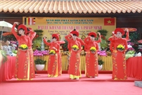 Bấm vào hình để xem slide Show