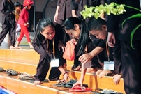 Bấm vào hình để xem slide Show