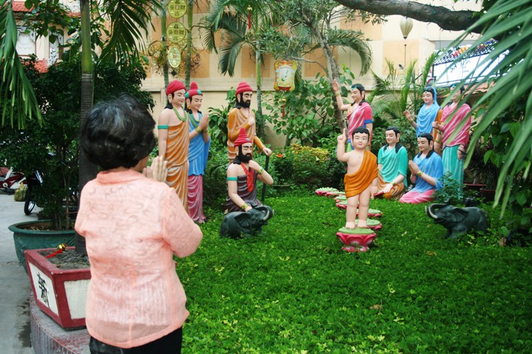 Đối với người con Phật, ngày đức Phật đản sanh là một ngày hết sức vui mừng