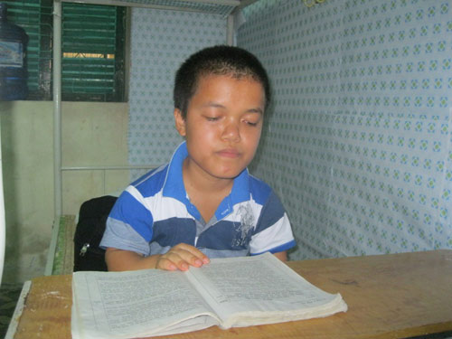 Sĩ tử cao 90cm giấu bố mẹ đi thi đại học, Giáo dục - du học, diem thi dai hoc 2013, diem chuan dai hoc 2013, Tuyen sinh, tuyen sinh 2013, tuy?n sinh, tin tuyen sinh, thong tin tuyen sinh, tuyen sinh dai hoc 2013, tuyen sinh dai hoc, giao duc, du hoc, vn, bao, tin tuc