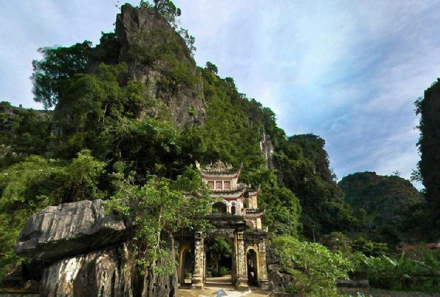 Chuyện một vị sư ở chùa Hương 2