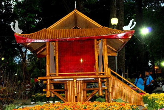 Độc đáo Chùa Một cột, Đại nội Huế giữa Sài Gòn