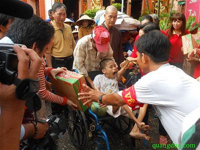 Hoa Hau di tu (16) Hoa Hau di tu (16)